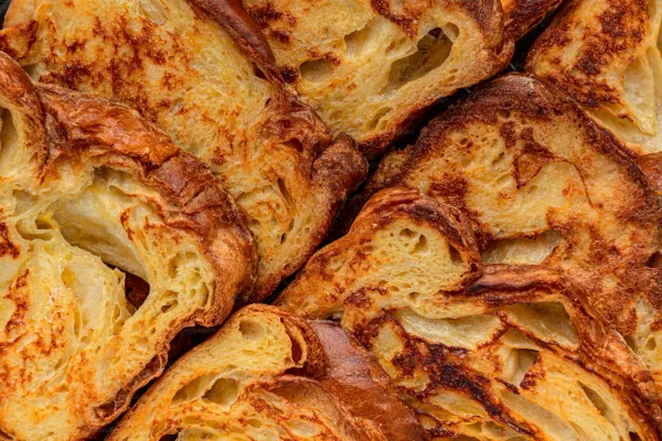 접시에-담긴-음식의-클로즈